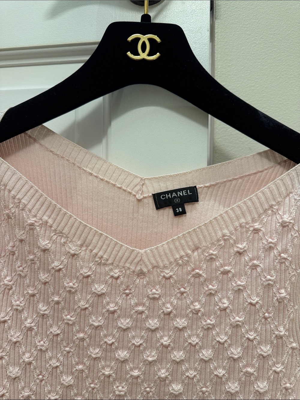 CHANEL Pink Knit Top CC Logo Short Sleeve Sweater IT 38 - Picture 3 of 8